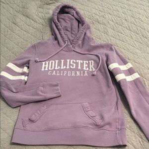 Hollister Women's Lavender Hoodie